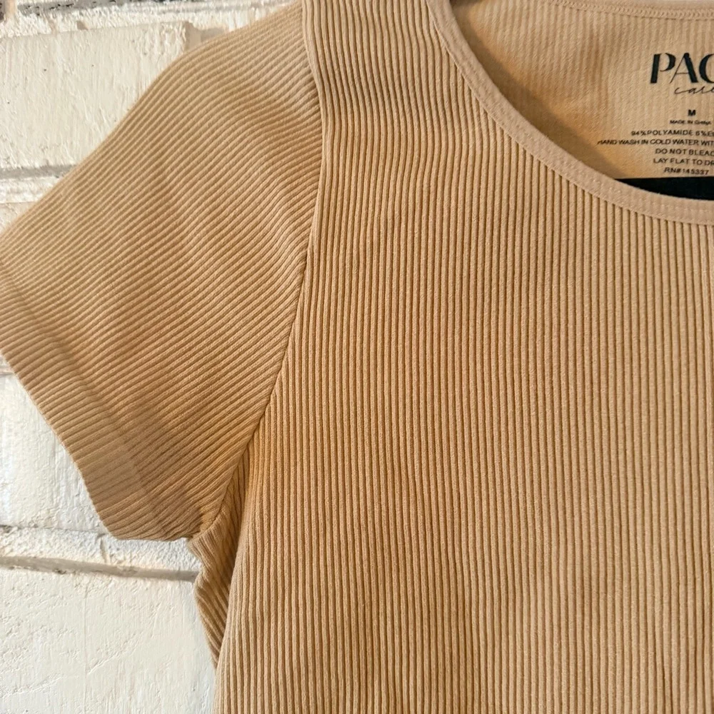 Pacsun ribbed tan seamless tee - Picture 4 of 5